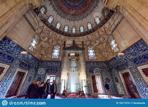 A Mesquita Selimiye de Edirne: Uma Maravilha Arquitetônica Otomana de Deslumbrar e Inspirar!