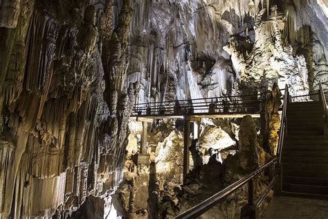 Aventura inesquecível nas Profundezas da Caverna de Shijingshan!